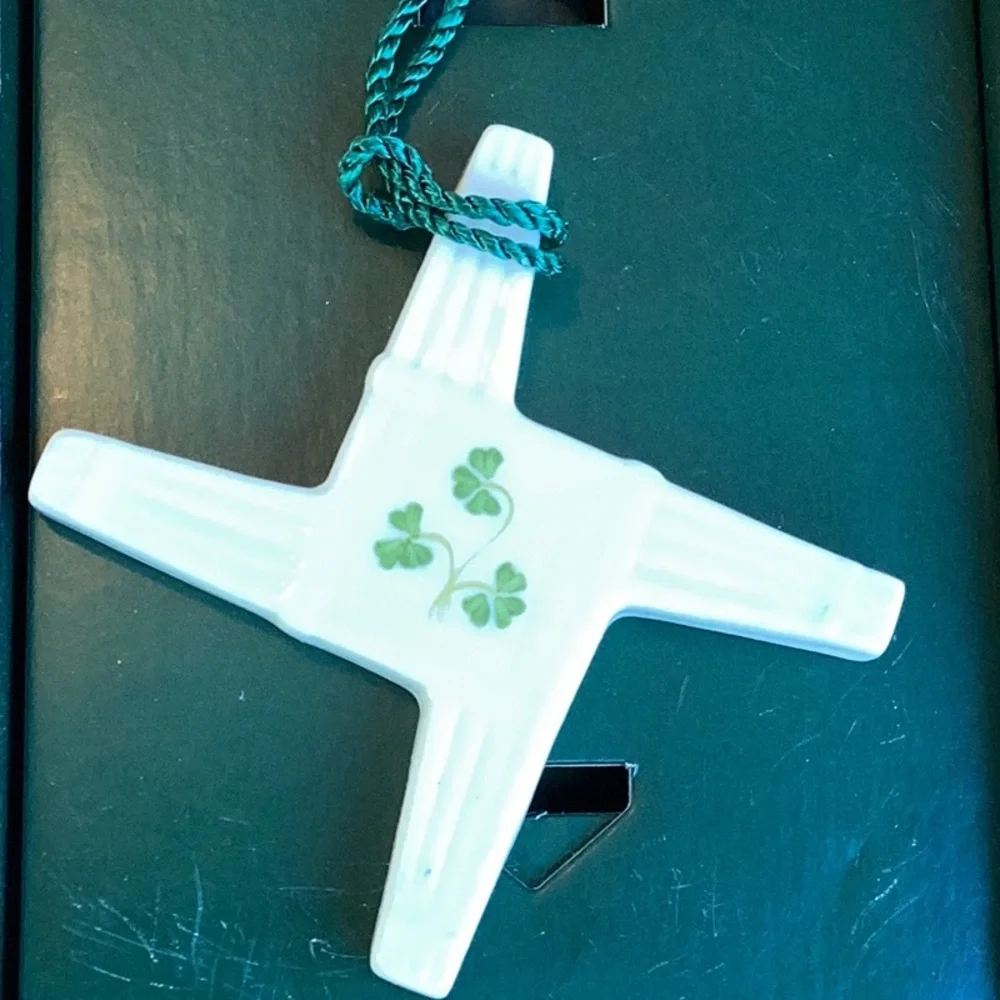 ☘️ DONEGAL Belleek ST BRIGID PENDANT DEADSTOCK ☘️